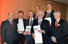 PreistrÃ¤ger AverhoffstraÃŸe mit Staatsrat Sachs und AC-PrÃ¤sident Kottmeier, Foto: Astrid Ott